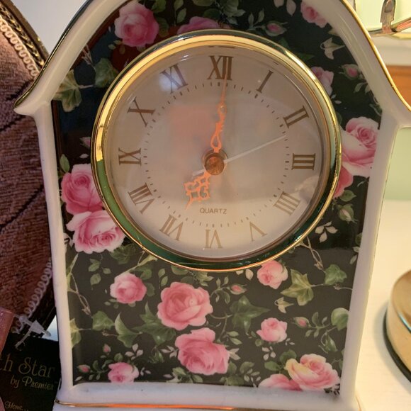 ANTIQUE-Style Porcelain Clock Floral Motif Gold Gilded Table or Vanity Excellent - Picture 4 of 4